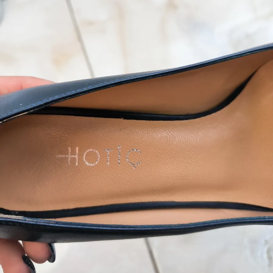 کفش پاشنه بلند