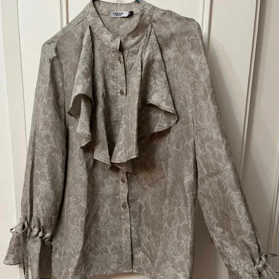 شومیز گل برجسته ایتالیایی