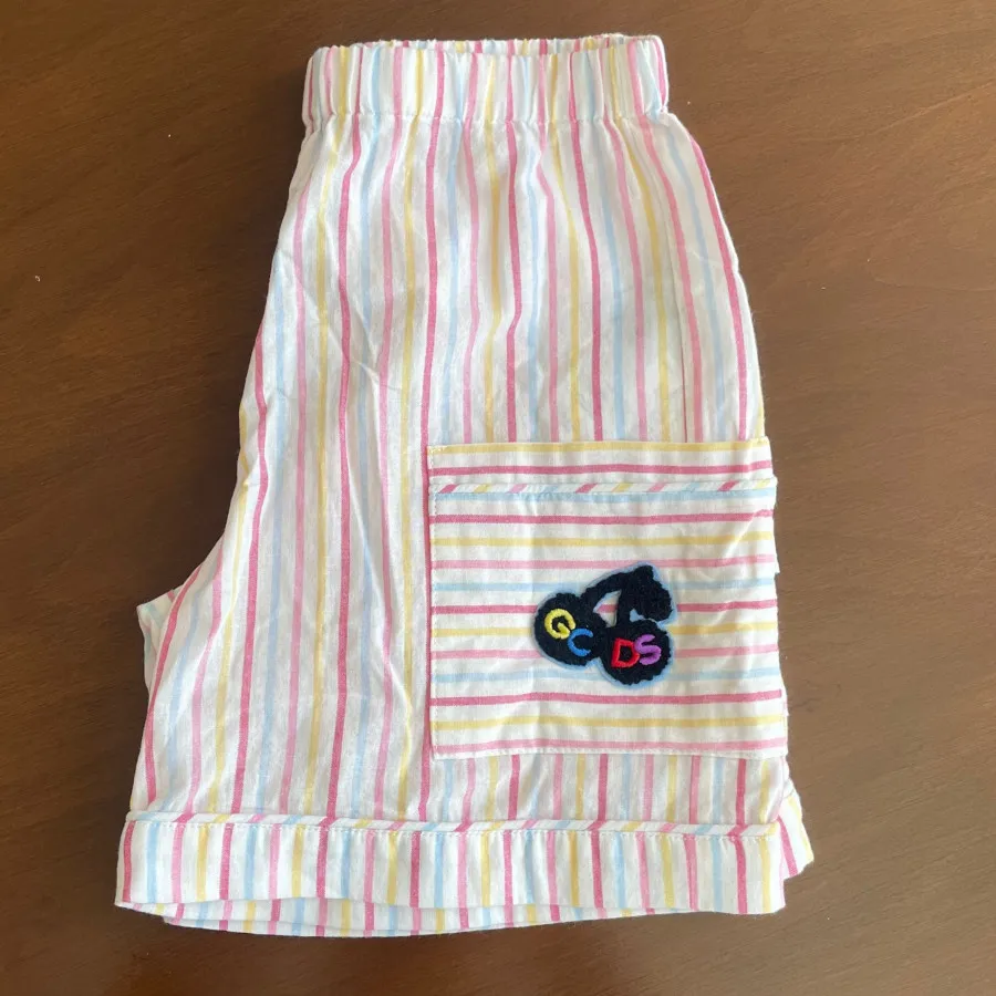 شلوارک اورجینال GCDS