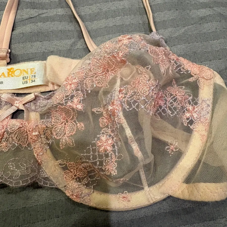 سوتین توری صورتی