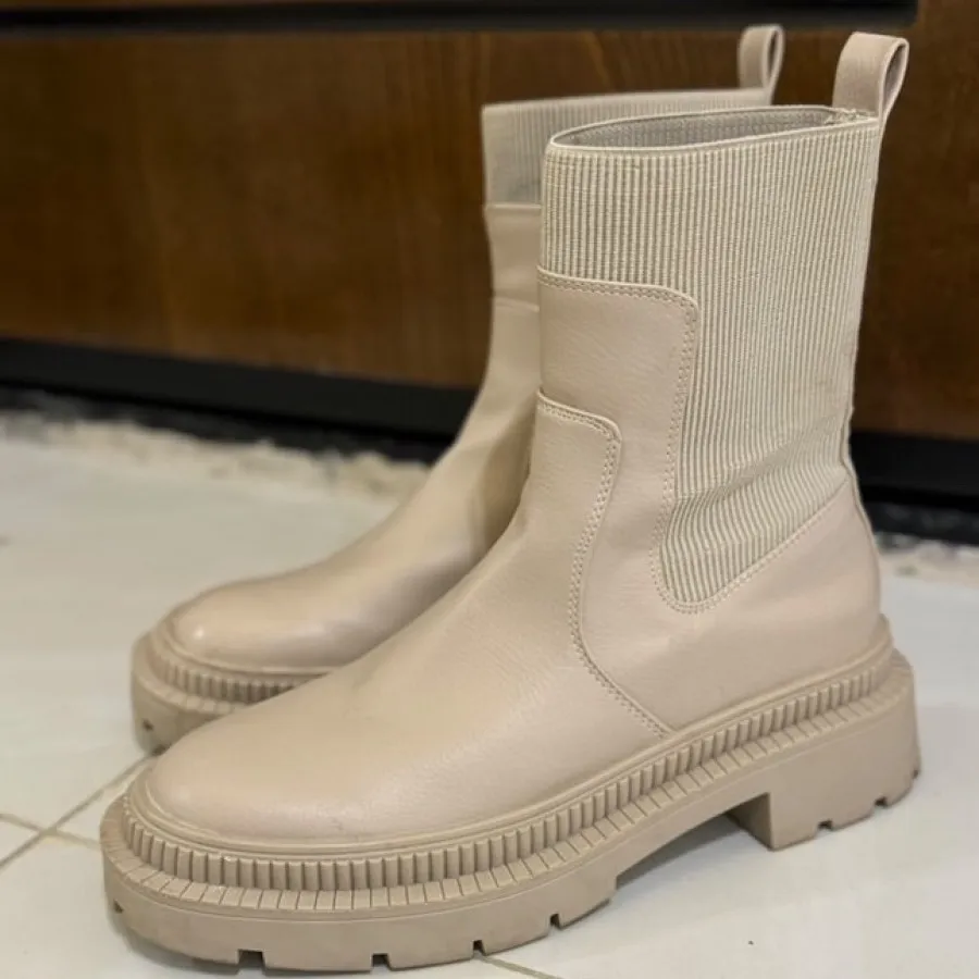 بوت منگو کرم رنگ