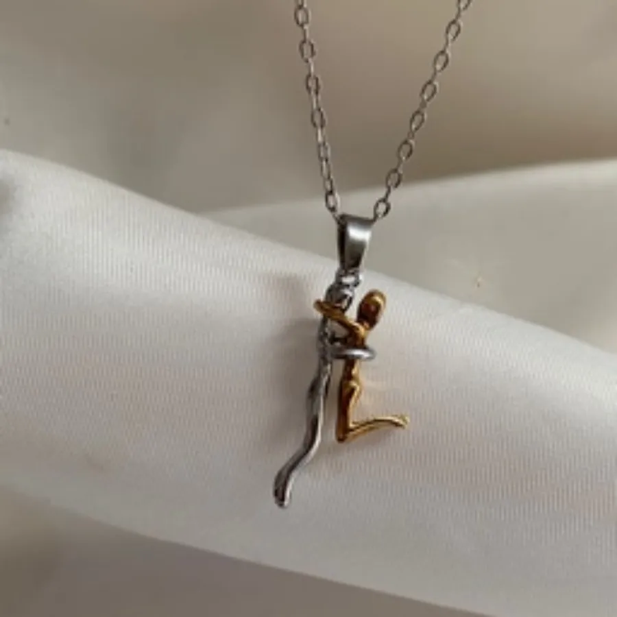 گردنبند آغوش