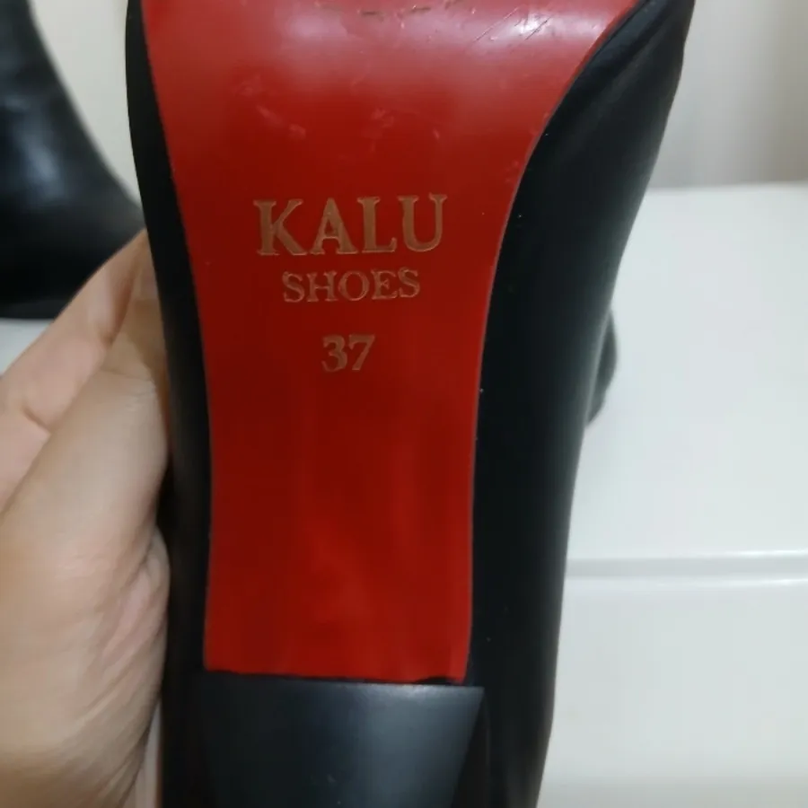 کفش پاشنه دار زنانه