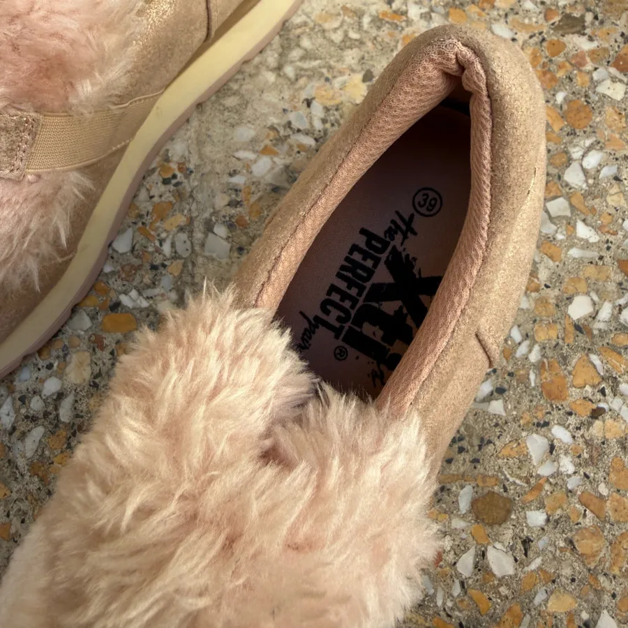 کتونی صورتی xti سایز 39