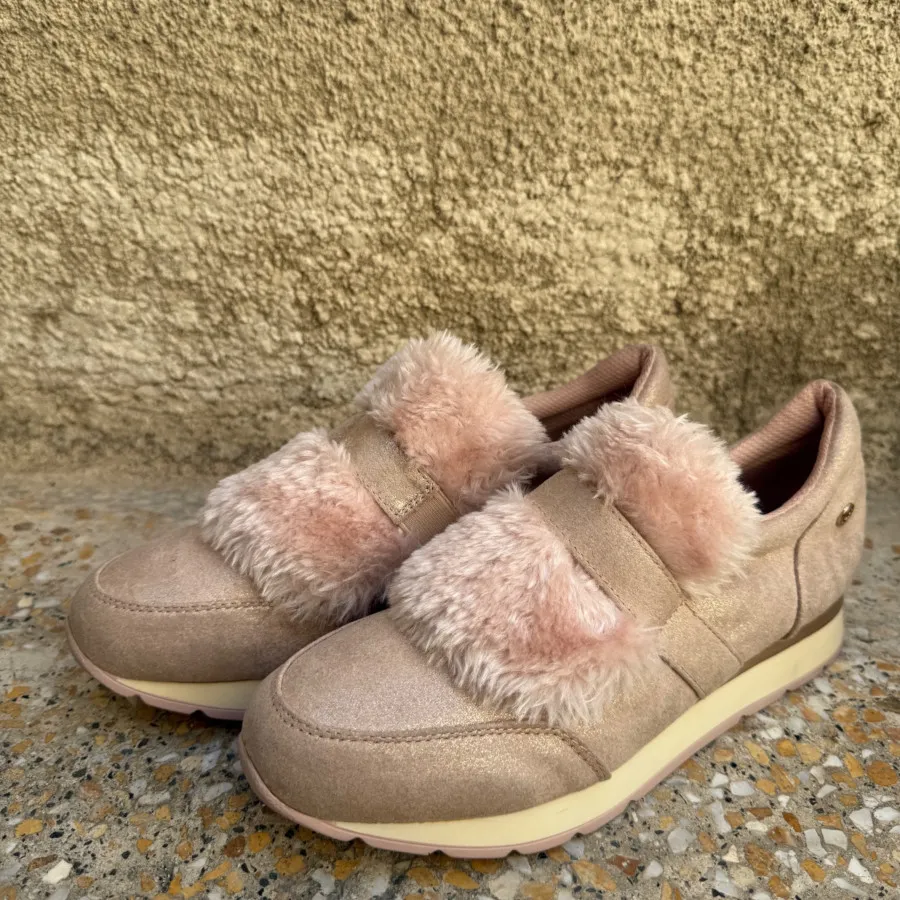 کتونی صورتی xti سایز 39