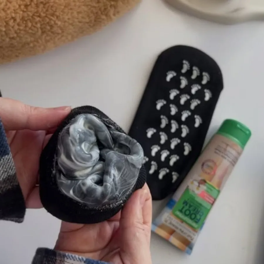 جوراب و دستکش سیلیکونی