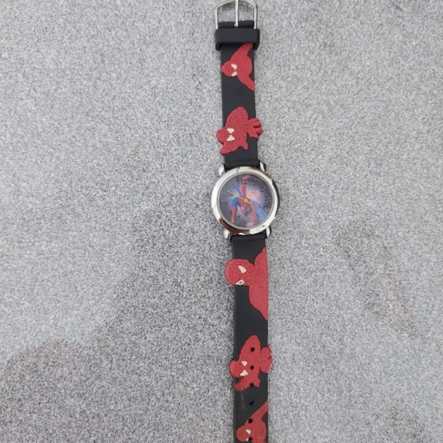 ساعت بچگانه مرد عنکبوتی