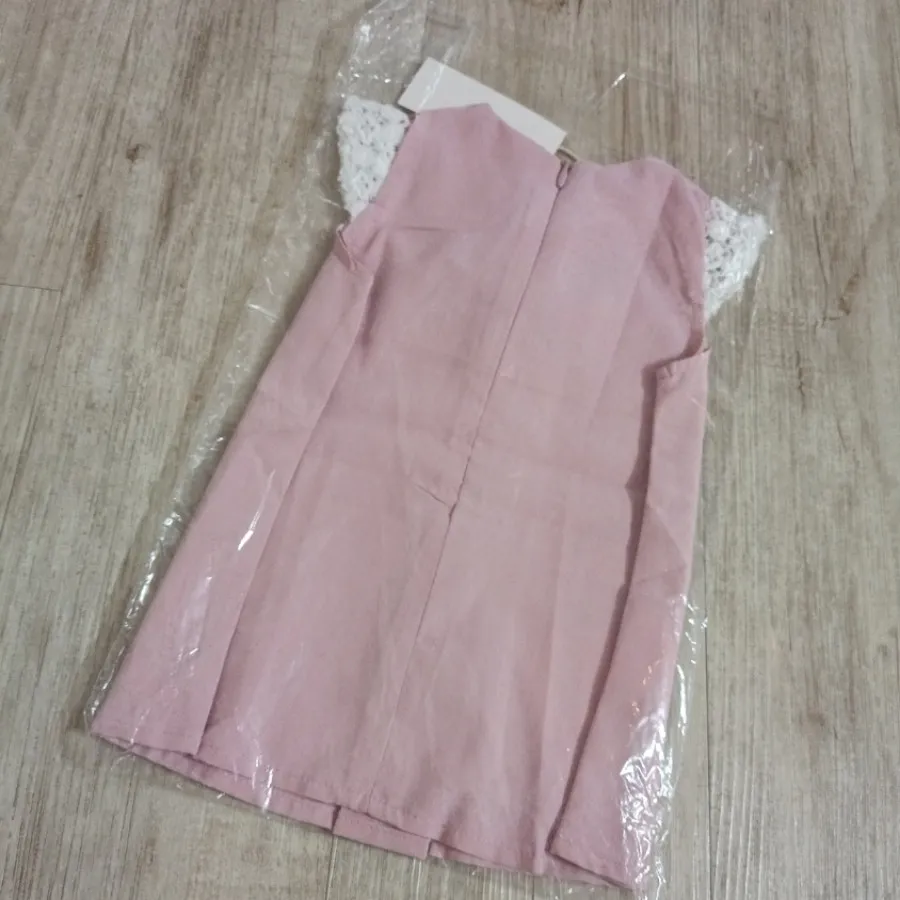 پیراهن نوزادی