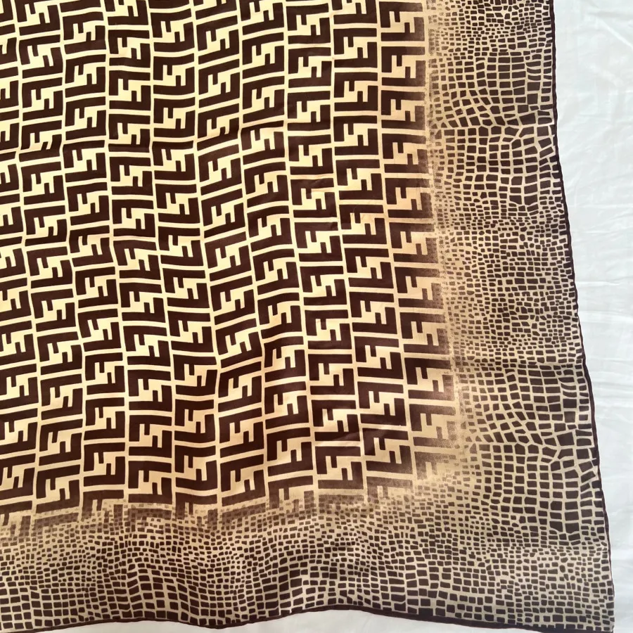 روسری برندFENDİ