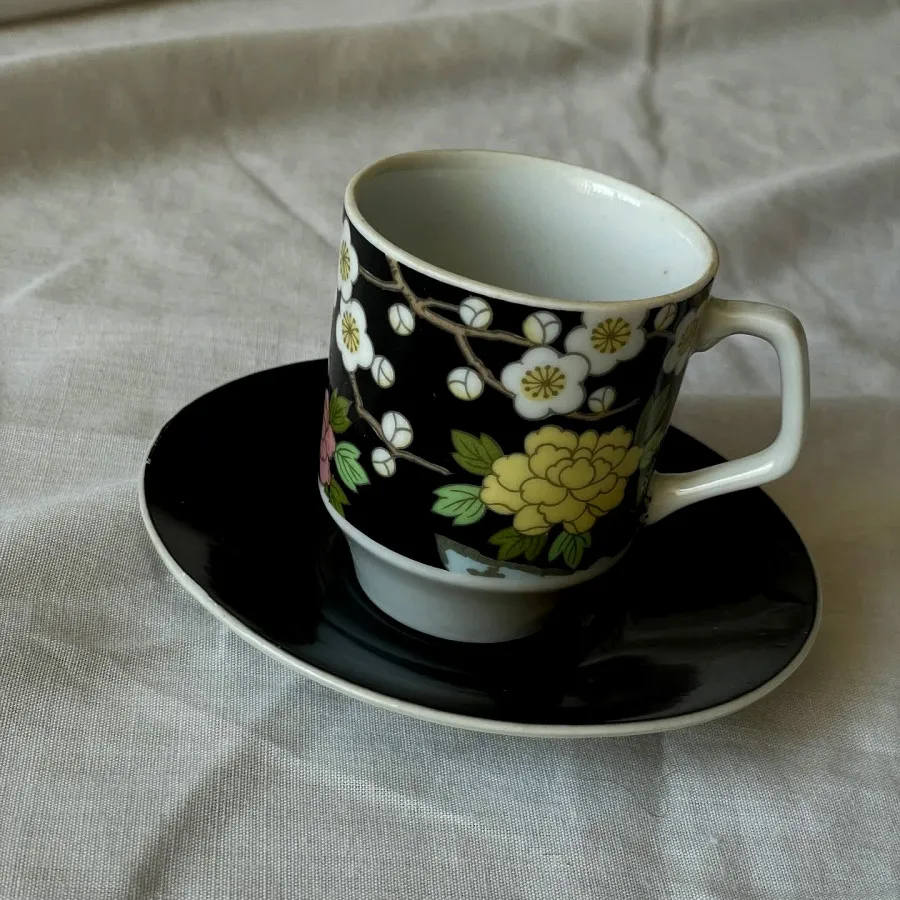 فنجان نعلبکی باکس (قدیمی)