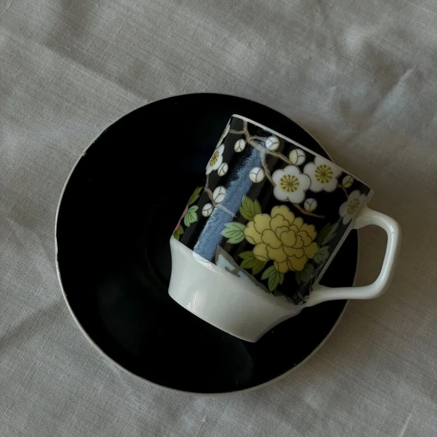 فنجان نعلبکی باکس (قدیمی)