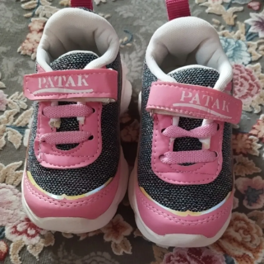 کفش اسپورت بچگانه