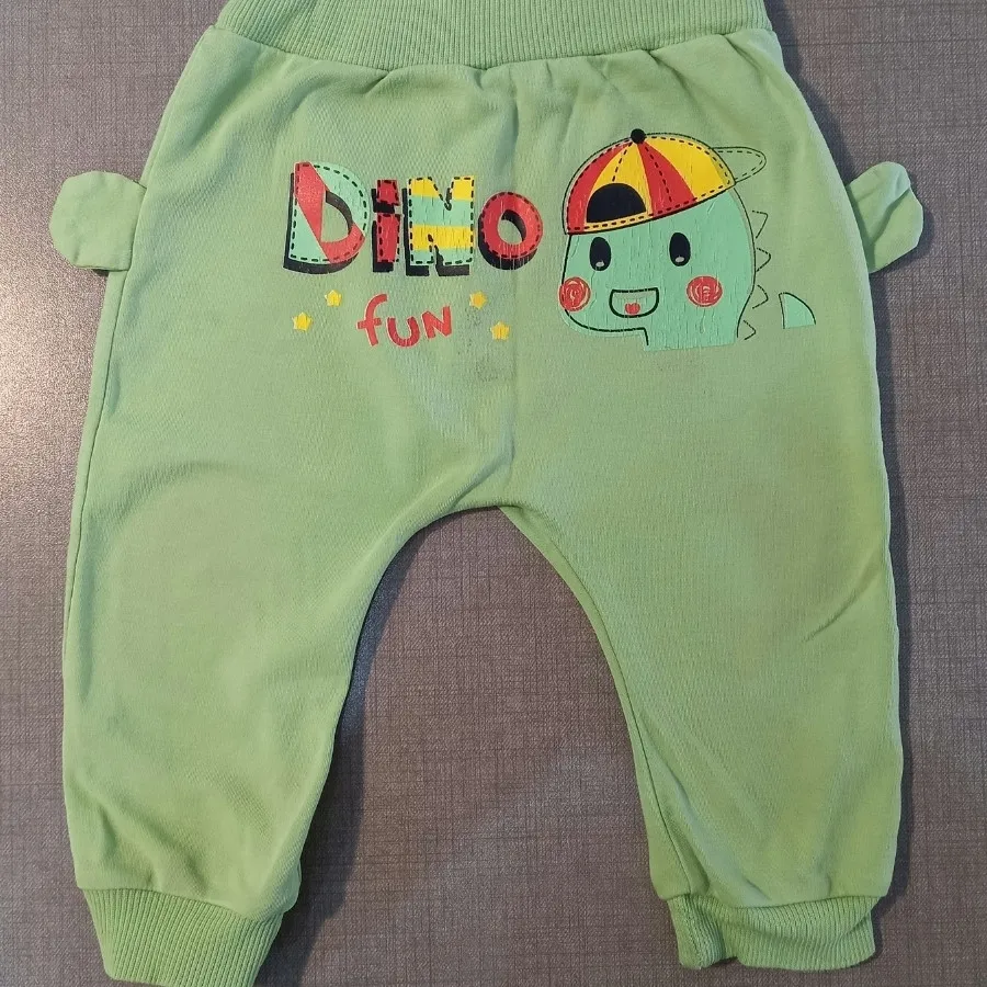 تعدادی شلوار دخترانه