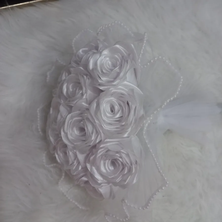 دسته گل عروس سفید