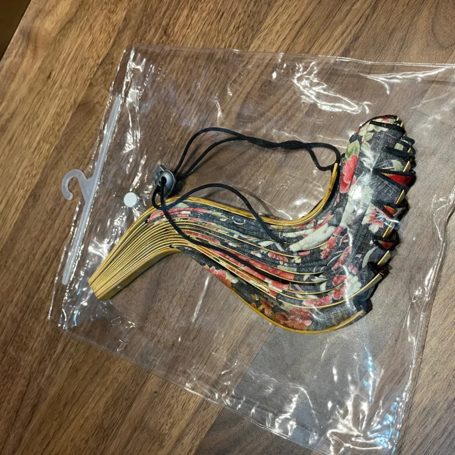 کلاه آفتاب گیر بادبزنی