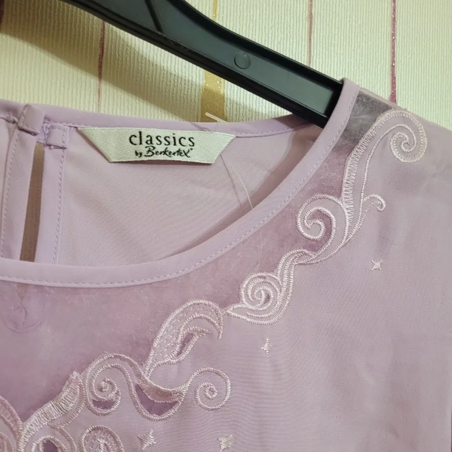 بلوز برتونیکس انگلیسی