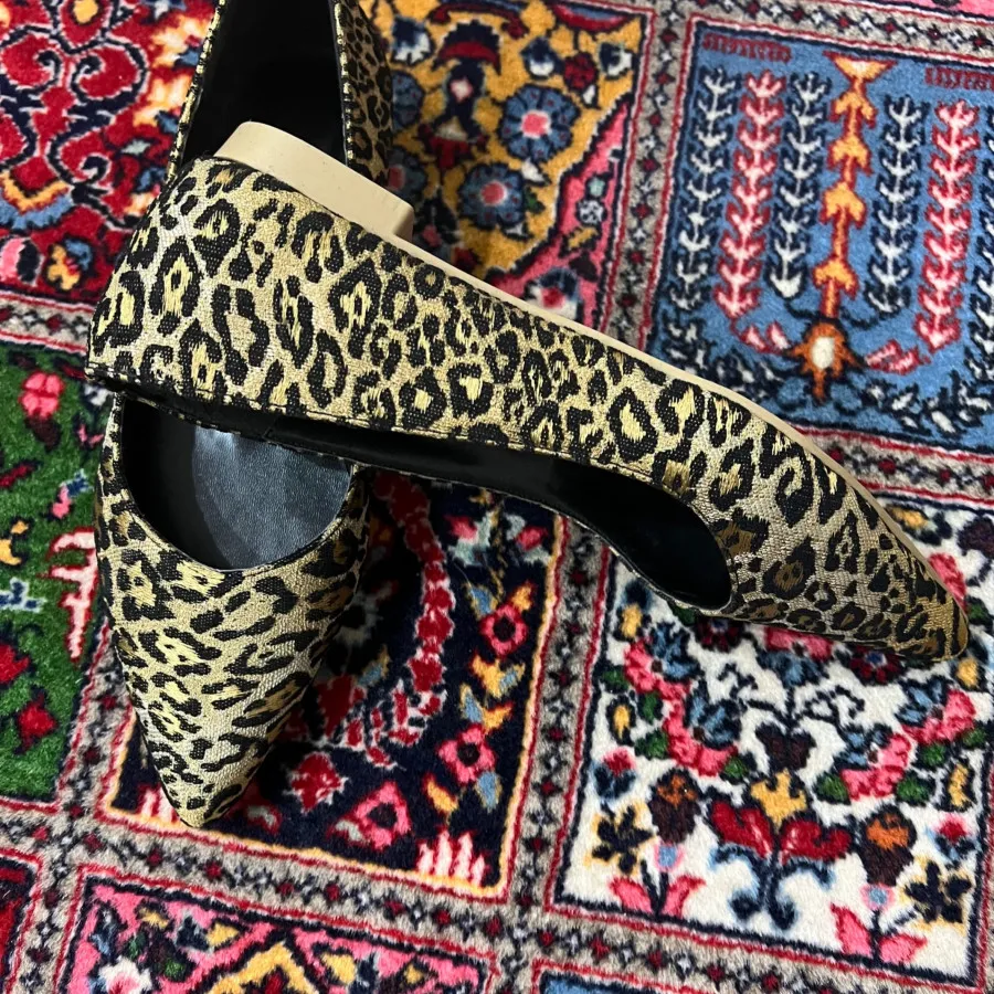 کفش نوک تیز زنانه پلنگی