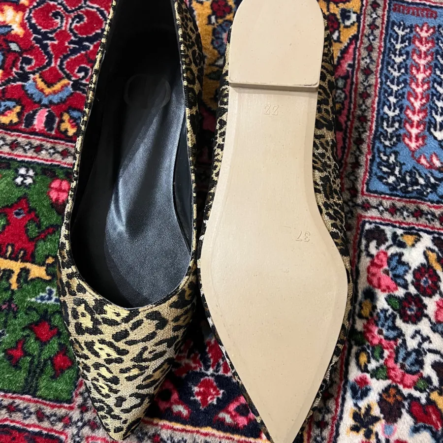 کفش نوک تیز زنانه پلنگی