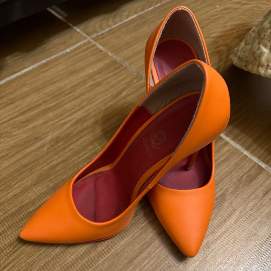 کفش پاشنه بلند