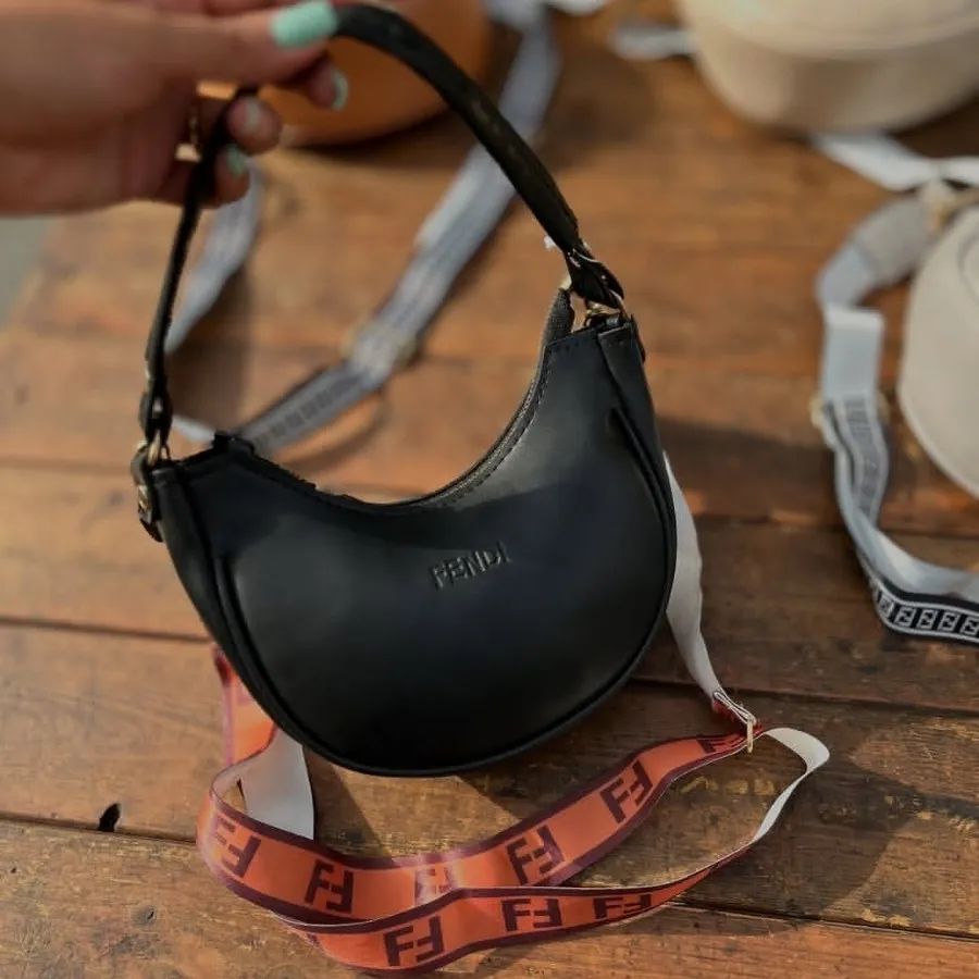 کیف مشکی چرم