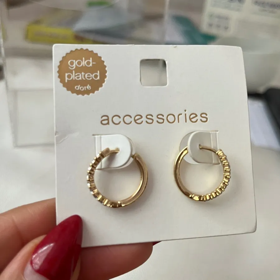 گوشواره نگینی طلایی