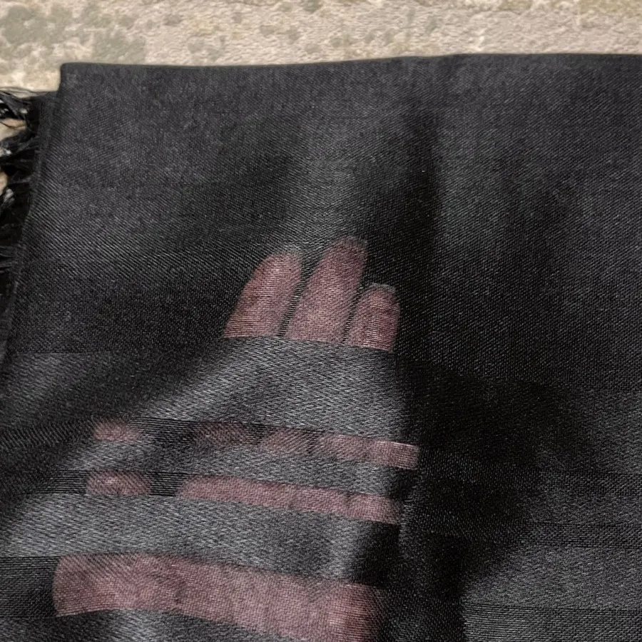 روسری نخی قواره‌دار مشکی