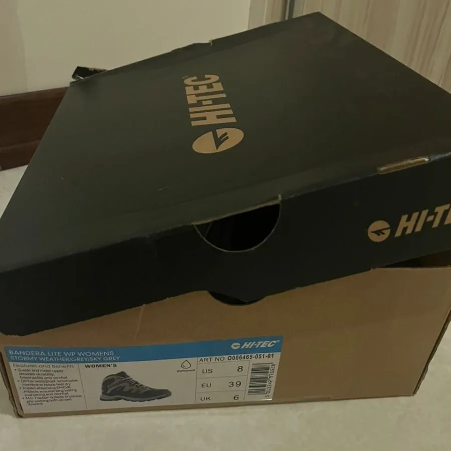 کفش کوهنوردی و طبیعت گردی