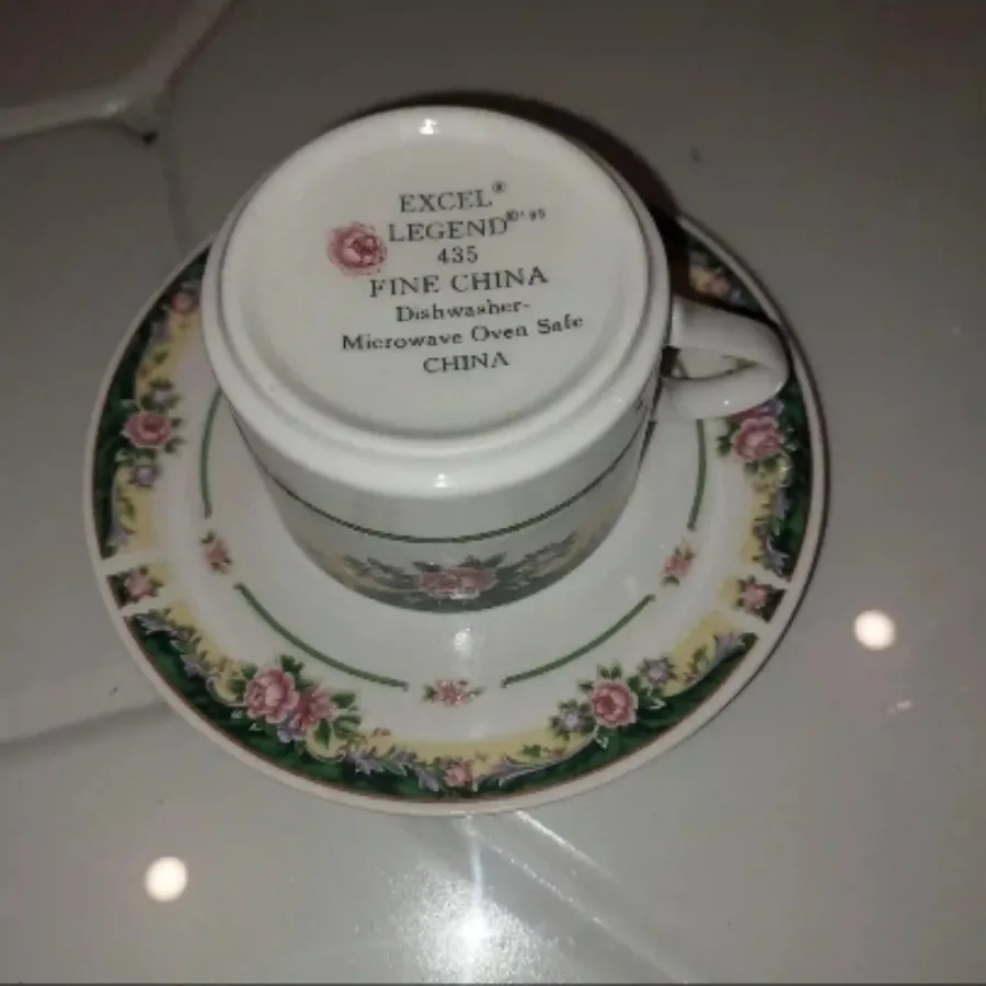 فنجان ونعلبکی