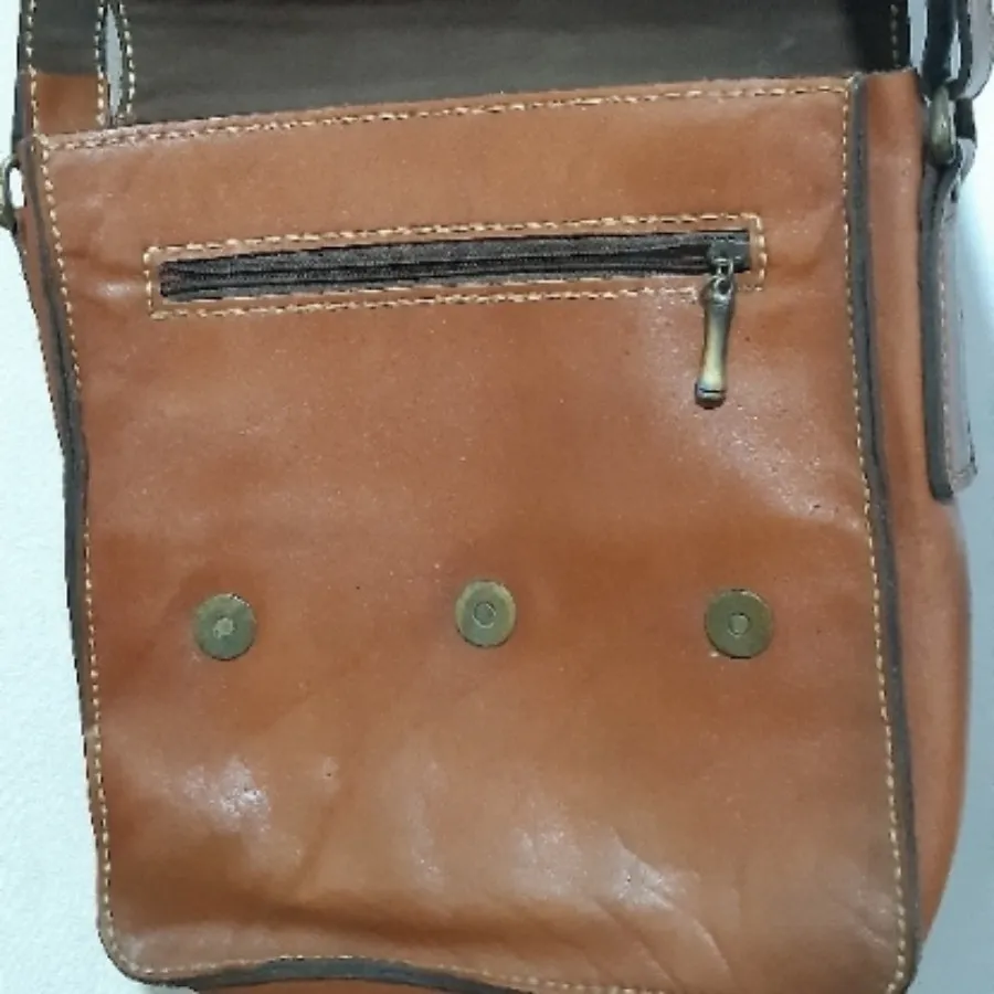 کیف تمام چرم گاو عسلی