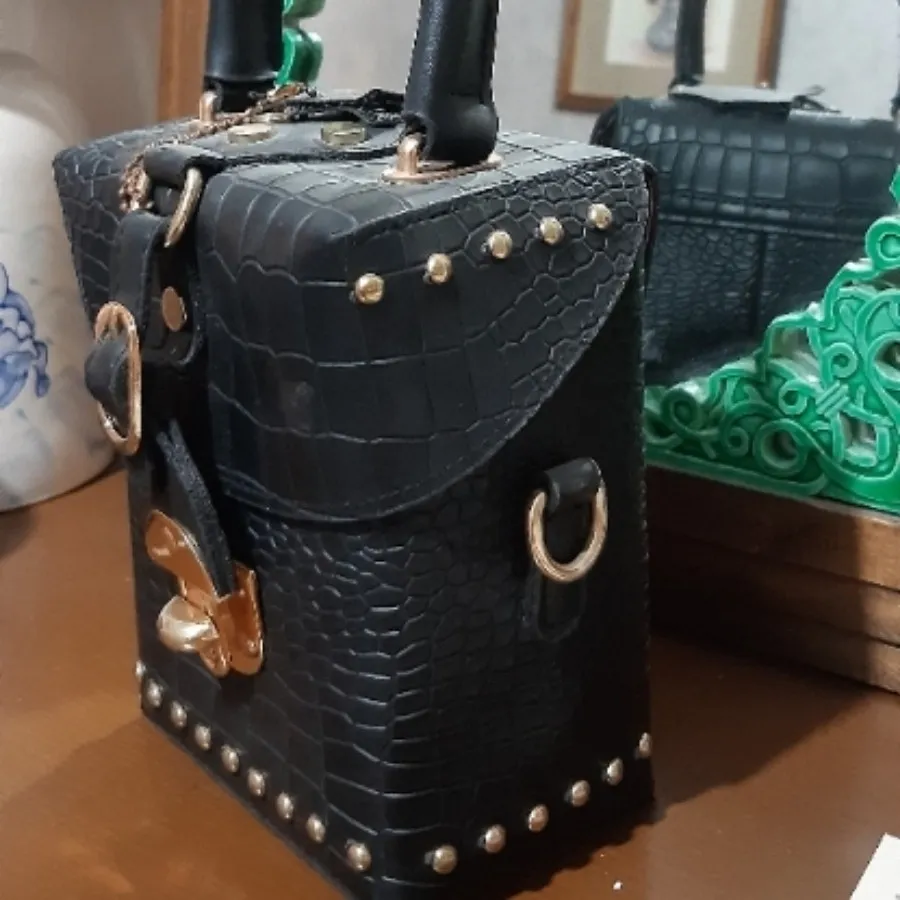 کیف دستی کوچیک و فلزی