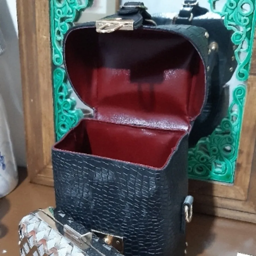 کیف دستی کوچیک و فلزی