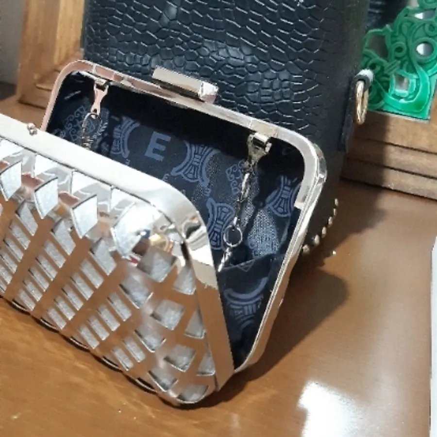 کیف دستی کوچیک و فلزی