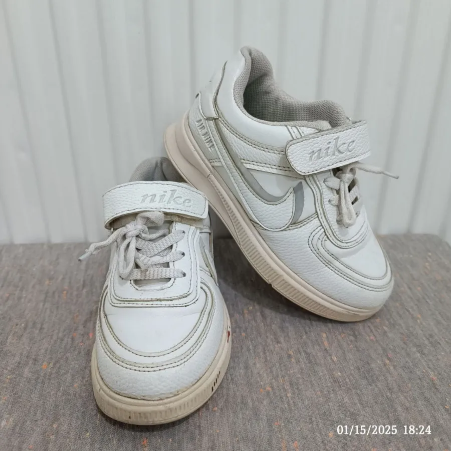 کفش اسپرت بچه گانه