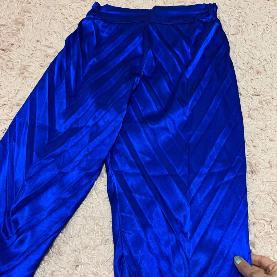 شلوار پلیسه