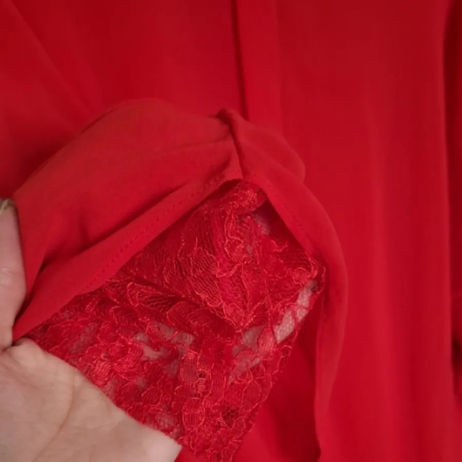 شومیز و پیراهن قرمز