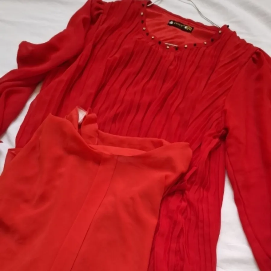 شومیز و پیراهن قرمز