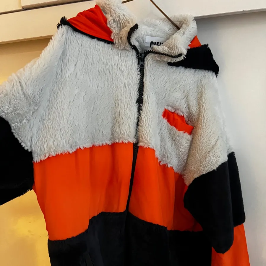 کاپشن اسپرت شیک