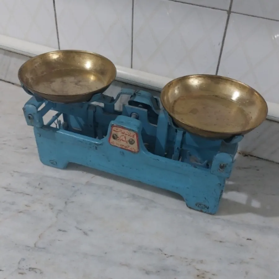 ترازو کفه ای قدیمی