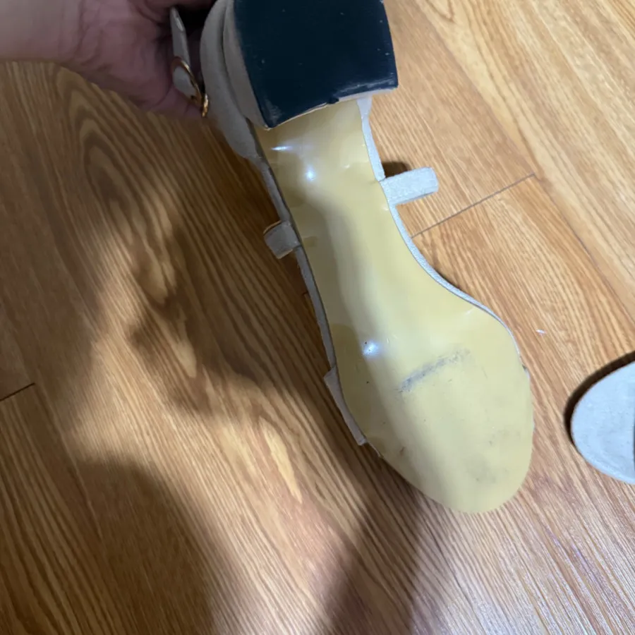 کفش رنگ نود در حد نو