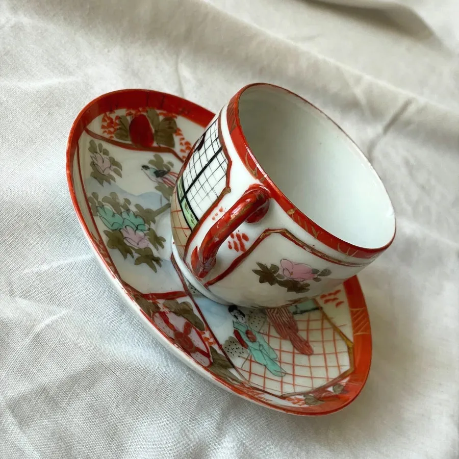 فنجان نعلبکی قدیمی