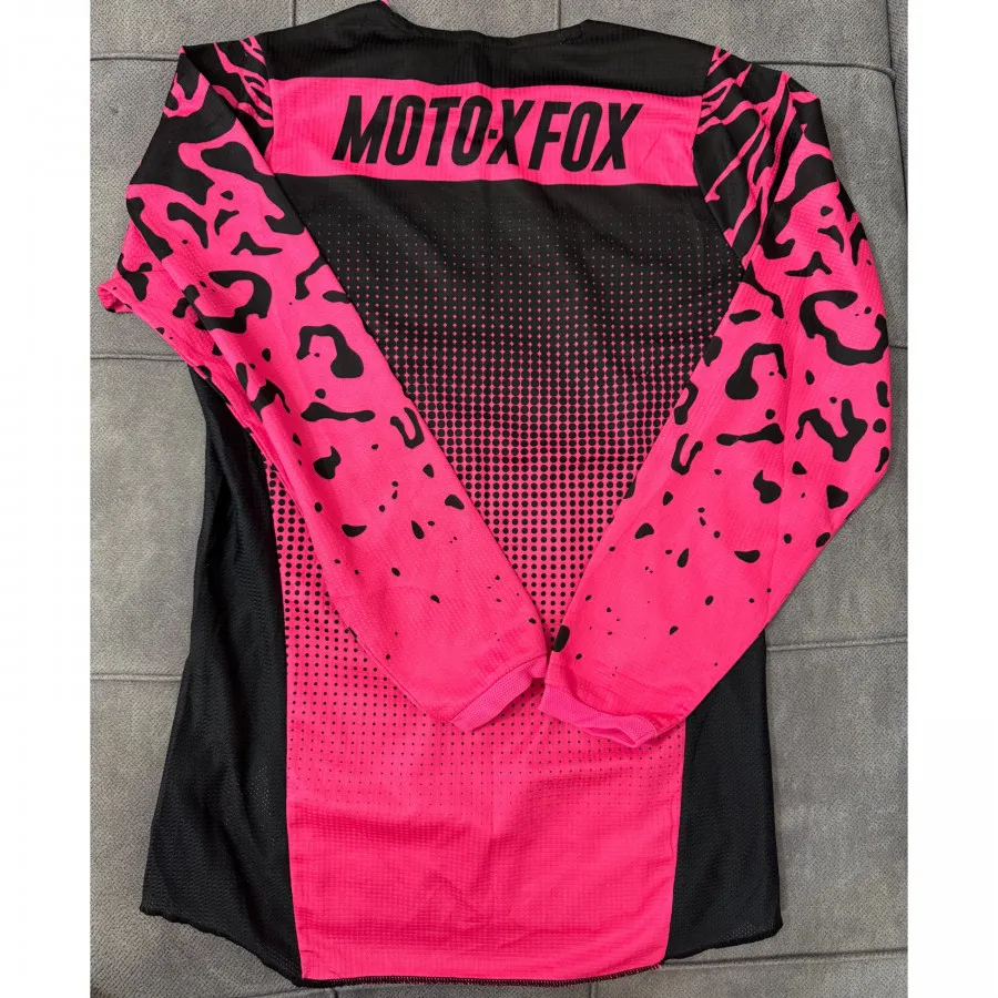 تیشرت آستین بلند