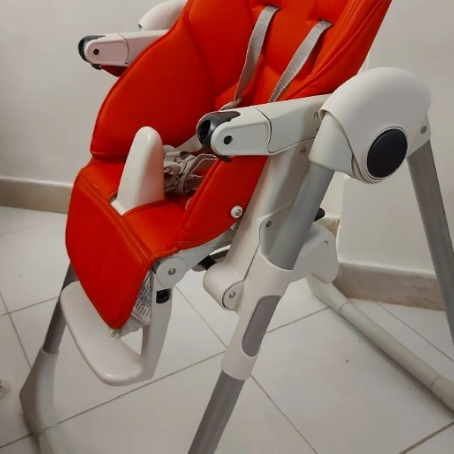 صندلی غذای pegperego