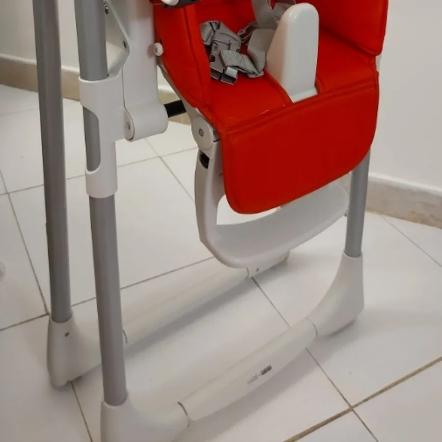 صندلی غذای pegperego