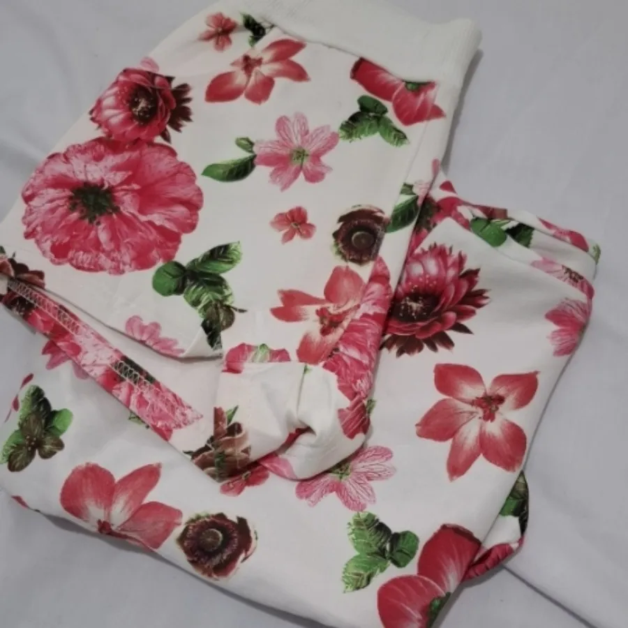 سویشرت با شلوارک گلگلی