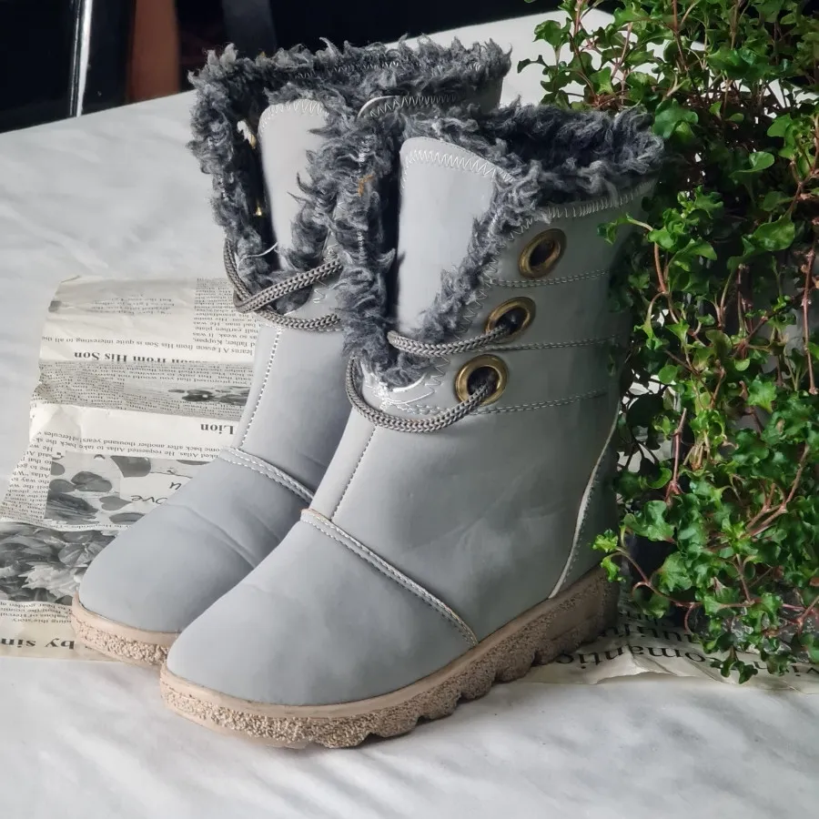 بوت طوسی خزدار