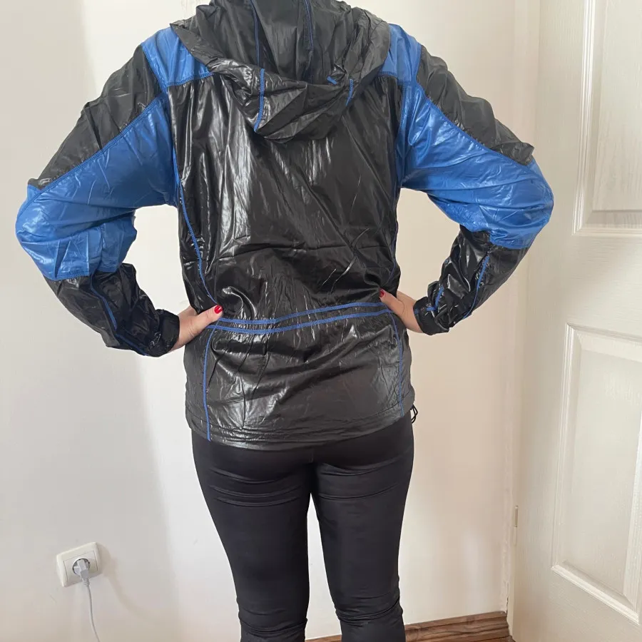 کاپشن بارونی  زنونه