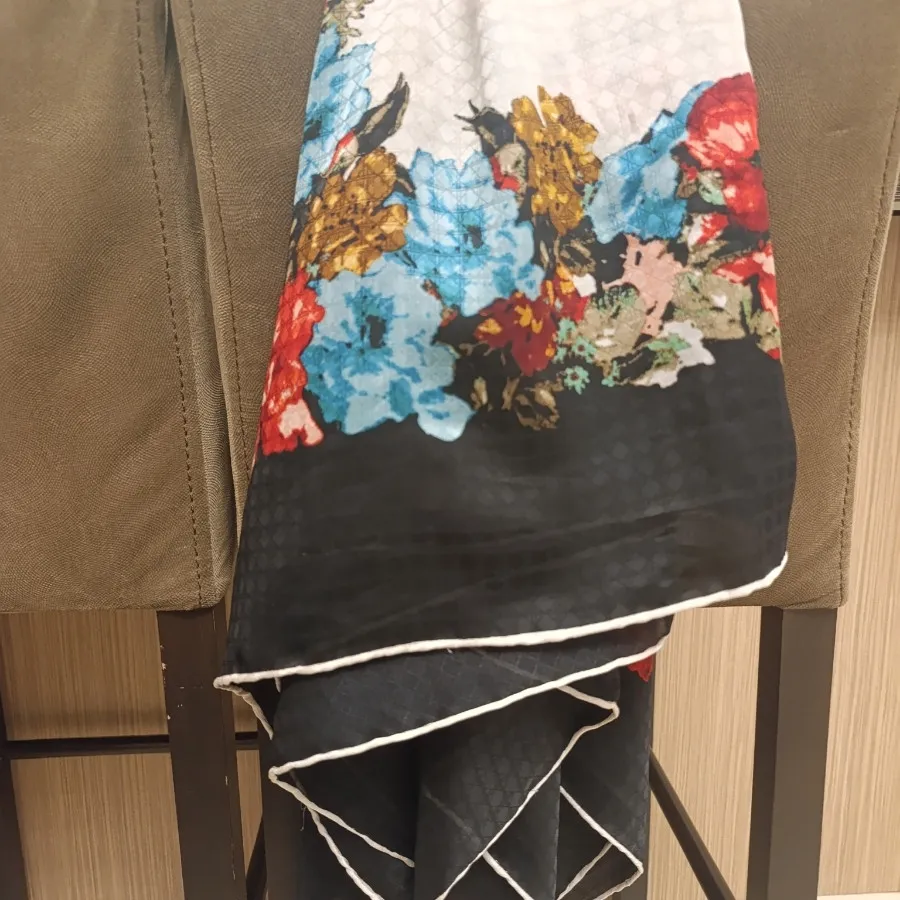 2عدد روسری ابریشم دست دوز