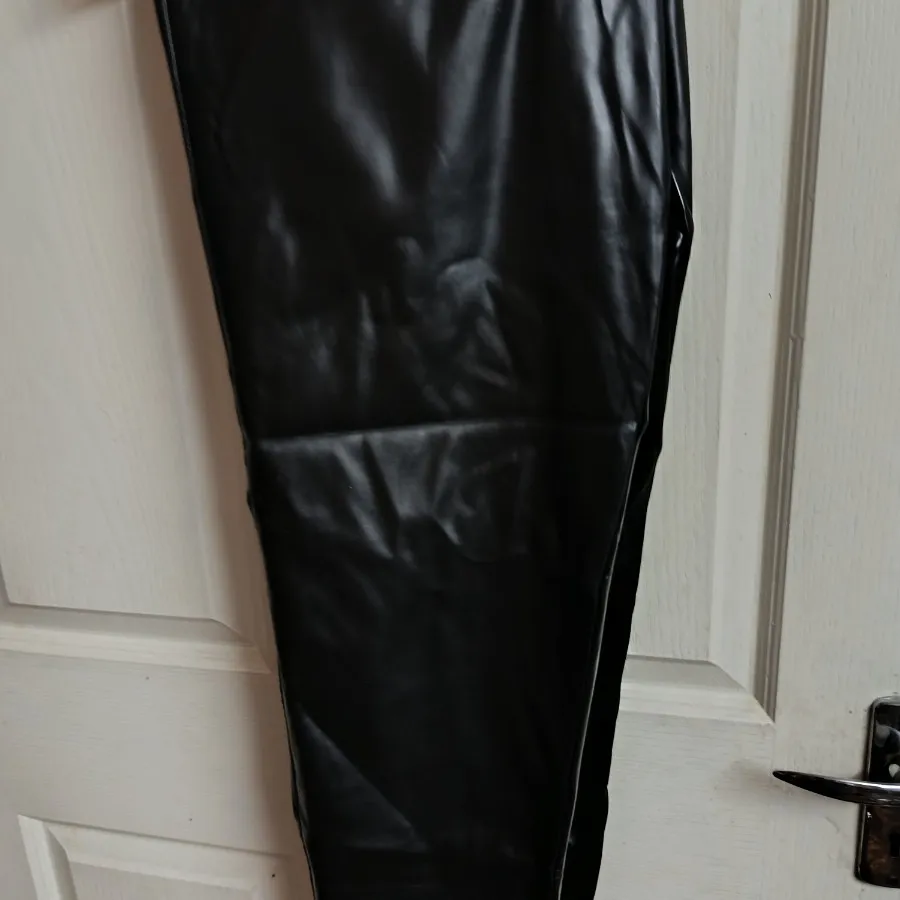 تاپ و شلوار چرم