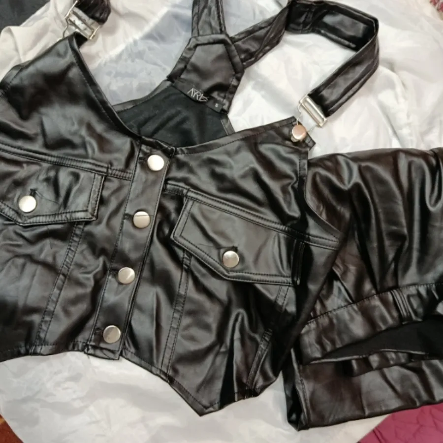 تاپ و شلوار چرم