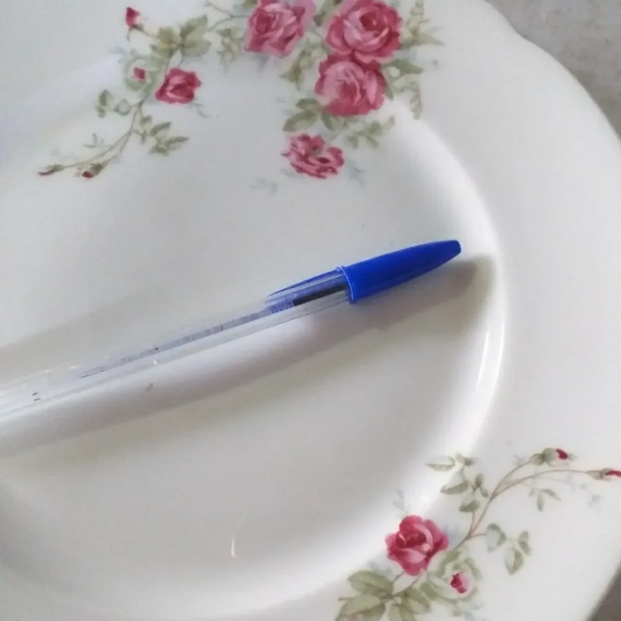 بشقاب بزرگ گل قرمز قدیمی